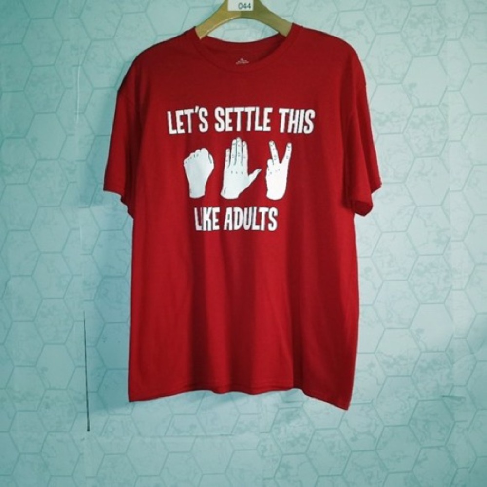 Men's Red Graphic Short-Sleeve Tee - Playful Hand Sign Print